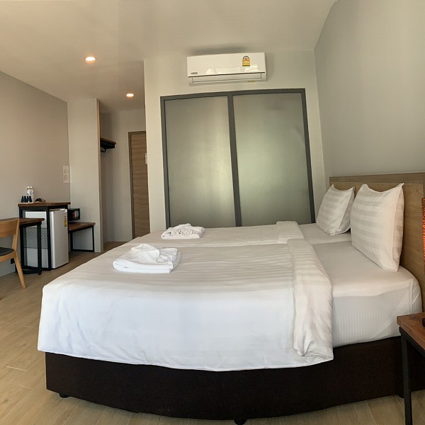 Deluxe with view twin room